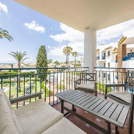 Apartment In Vacation In La Cala De Mjias Sitio de Calahonda